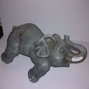 Portselanist vanem elevandi kuju (Y)