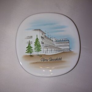 Portselanist seinataldrik Pärnu Rannahotell,käsimaal​ (Y)