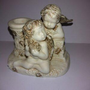 Portselanist kuju-küünlajalg,Ingl​id (Y)