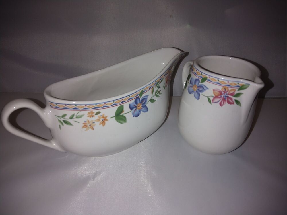 Portselanist sousti- ja koorekannu komplekt,Alpine Spring (Y)