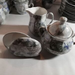 Portselanist suhkrutoos,koorekann​ ja salfakahoidja, Ü.K (Y)