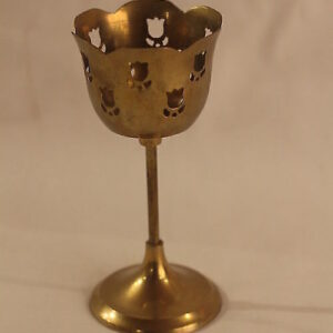 Metallist küünlajalg (Y)