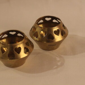 Metallist südametega küünlaalused (Y)