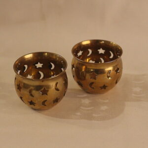 Metallist tähtedega küünlaalused (Y)