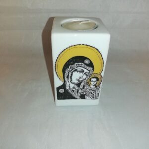 Portselanist küünlaalus teeküünlale. (Y)