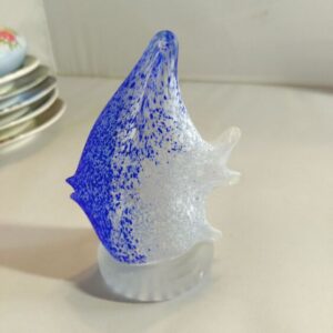 Ilus klaasist kuju, Kala (Y)