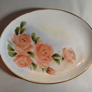 Portselanist seinataldrik ,maalitud lilled (Y)