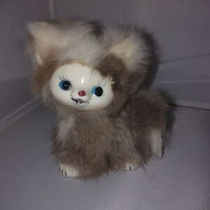 Portselanist kassi kuju (Y)