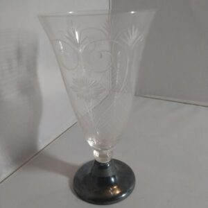Vanem ilusa lihviga klaasist vaas (Y)