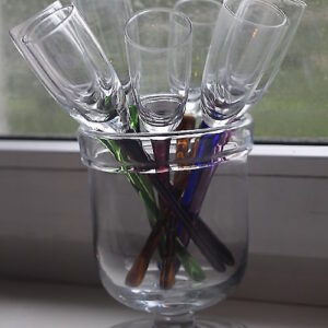 Värvilisest klaasist disainpokaalid,9 tk +hoiuanum (Y)