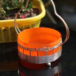 Metallist ja klaasist kauss (Y)