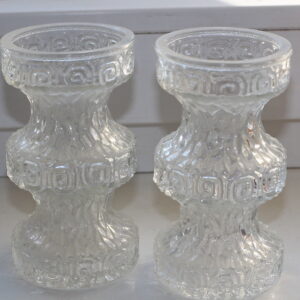 2 vanemat ilusat vaasi, Oberglas (Y)