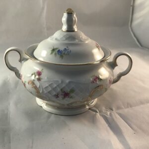 Ilus vanem portselanist suhkrutoos. (Y)