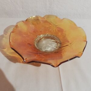 Värvilisest kuldsest klaasist kauss,vaagen,alus vms (Y)