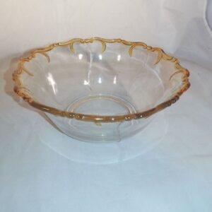 Ilus klaasist kauss. (Y)