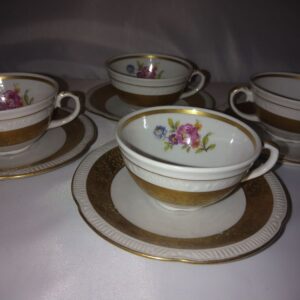 Portselanist lilledekooriga tassikomplektid 4-le (Y)