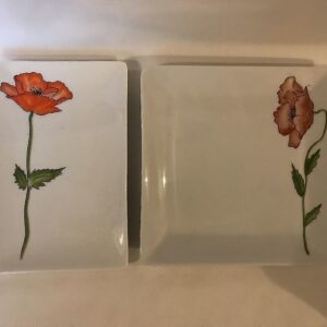 Portselanist ilusad taldrikud, 2 tk, lilled (Y)