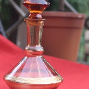 Ilus klaasist karahvin (Y)