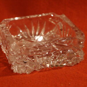 Suurem kristallist tuhatoos (Y)