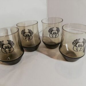 Tarbeklaasi suitsuklaasist joogiklaasid 4-le (Y)