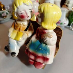 Portselanist maitseainetooside komplekt,Poiss ja tüdruk. Jaapan (Y)