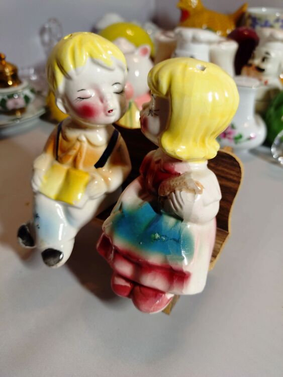 Portselanist maitseainetooside komplekt,Poiss ja tüdruk. Jaapan (Y)