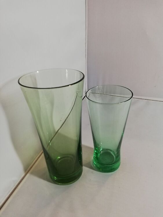 NB: Tegemist on vana või kasutatud  tootega!!! seisukord näha piltidel. terved kõrgus ca 12.5 ja 15,5 cm d ca 6 ja 7.5 cm   Eelneval kokkuleppel kõikidele toode