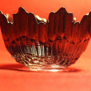 Värvilisest klaasist kauss (Y)