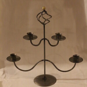 Metallist 4-ne küünlajalg (Y)