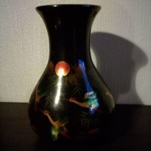 Idamaine vaas, maalitud linnud (Y)