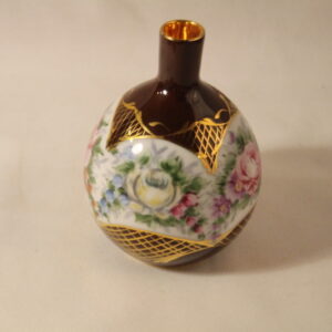 Portselanist roosidekooriga vaas,maalitud (Y)