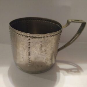 Metallist klaasihoidik (Y)