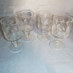 Ilusa lihviga pitsid-joogiklaasid 4-le (Y)