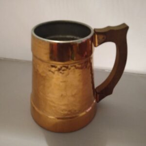 Puidust käepidemega metallist õllekapp (Y)