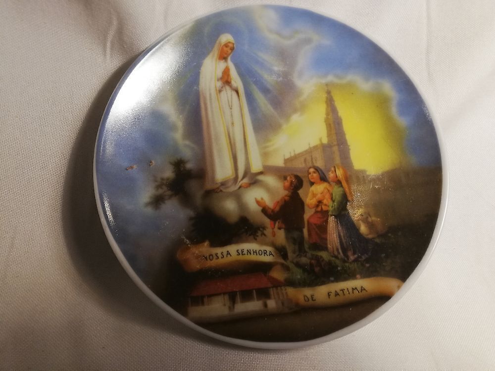 Portselanist religioosne dekoratiivtaldrik (Y)