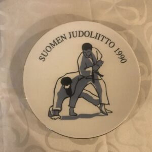 Portselanist seinataldrik,Suomen judoliitto 1990 (Y)