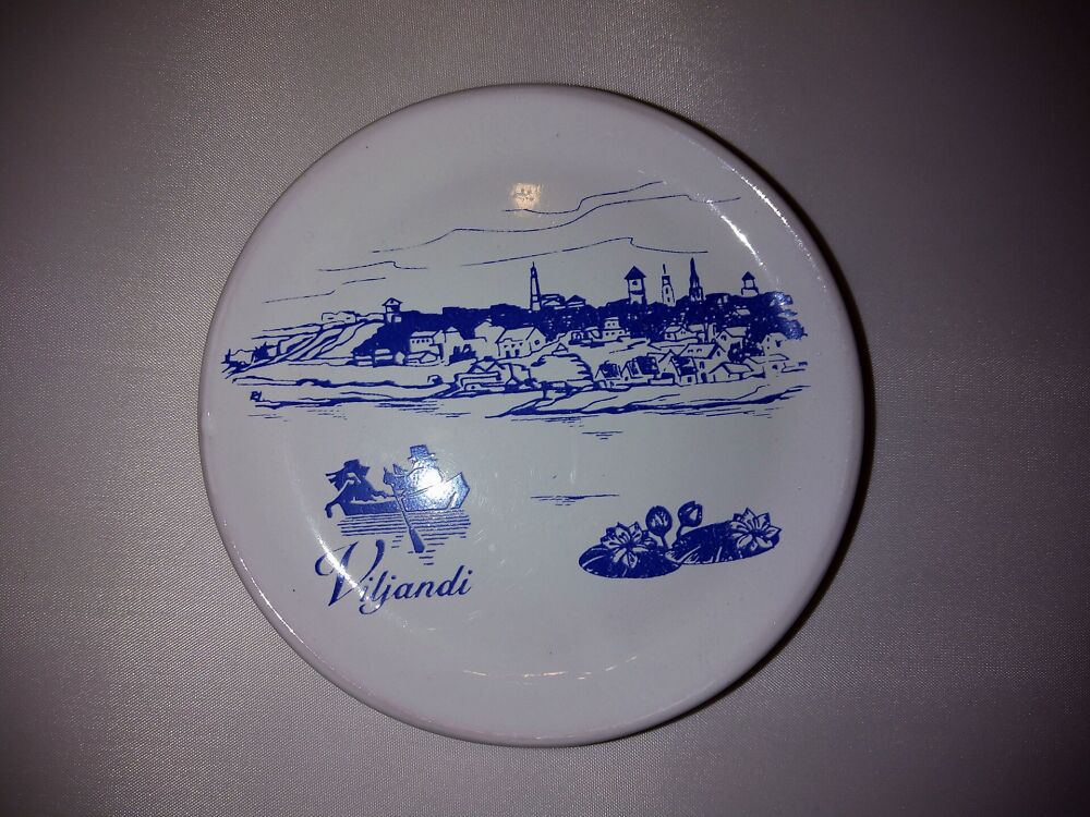 Portselanist seinataldrik Viljandi (Y)