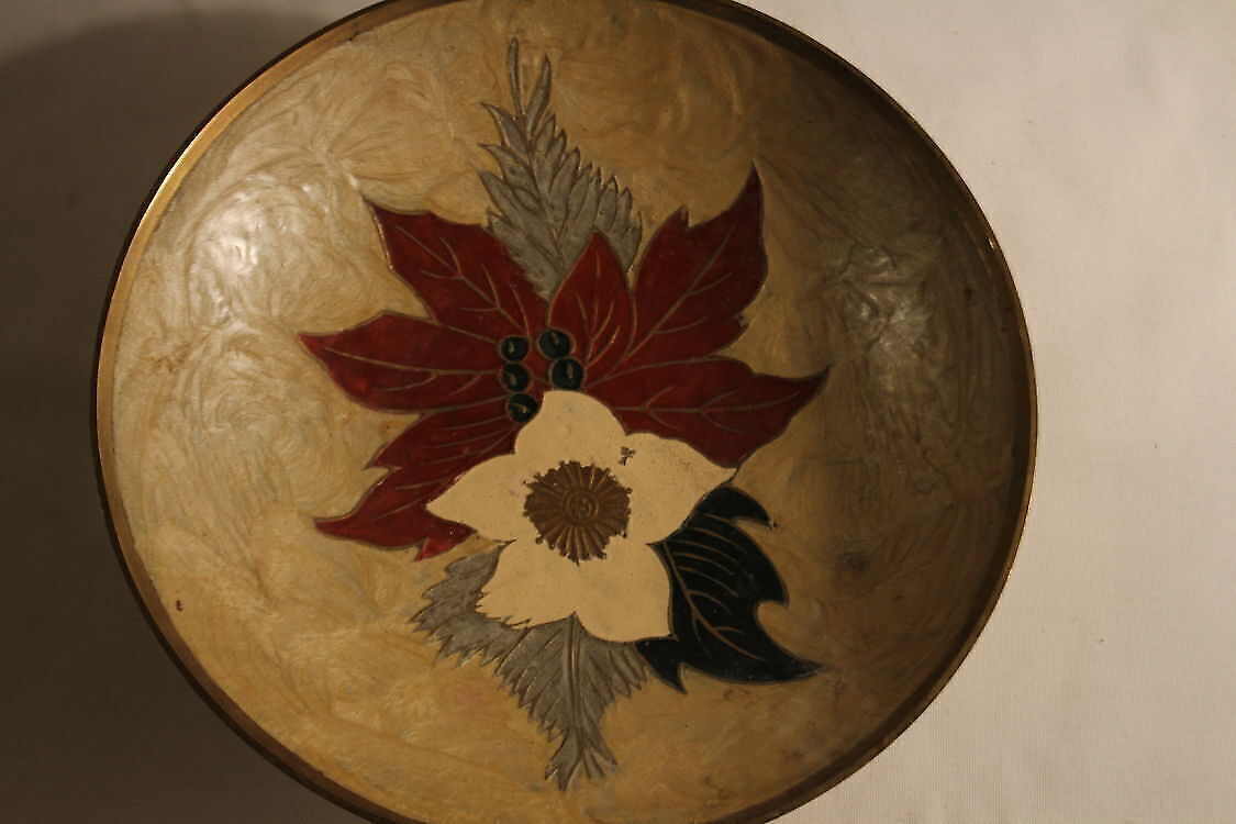 Vintage dekoratiivne messingkauss lillemotiiviga, Ø 23 cm - Pilt 3