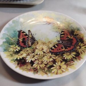 Portselanist seinataldrik. Butterfly kingdom (Y)