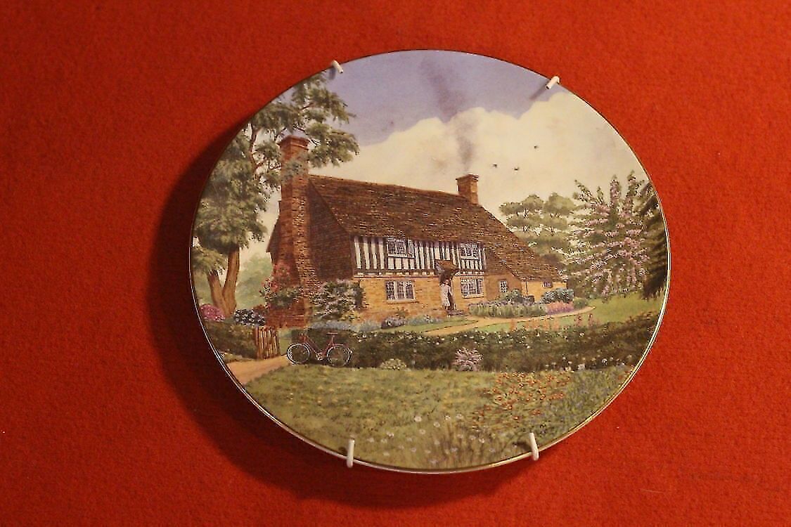 Portselanist seinataldrik,Royal Doulton (Y)