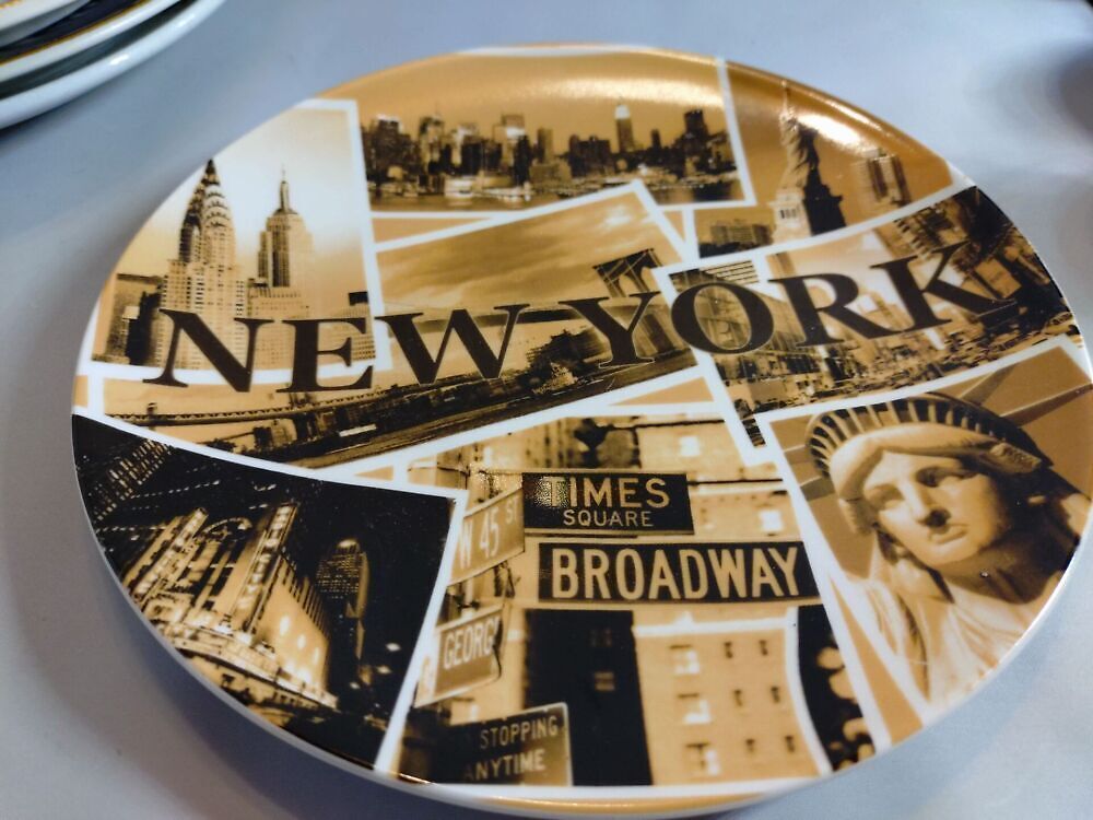 Portselanist seinataldrik ,New York (Y)
