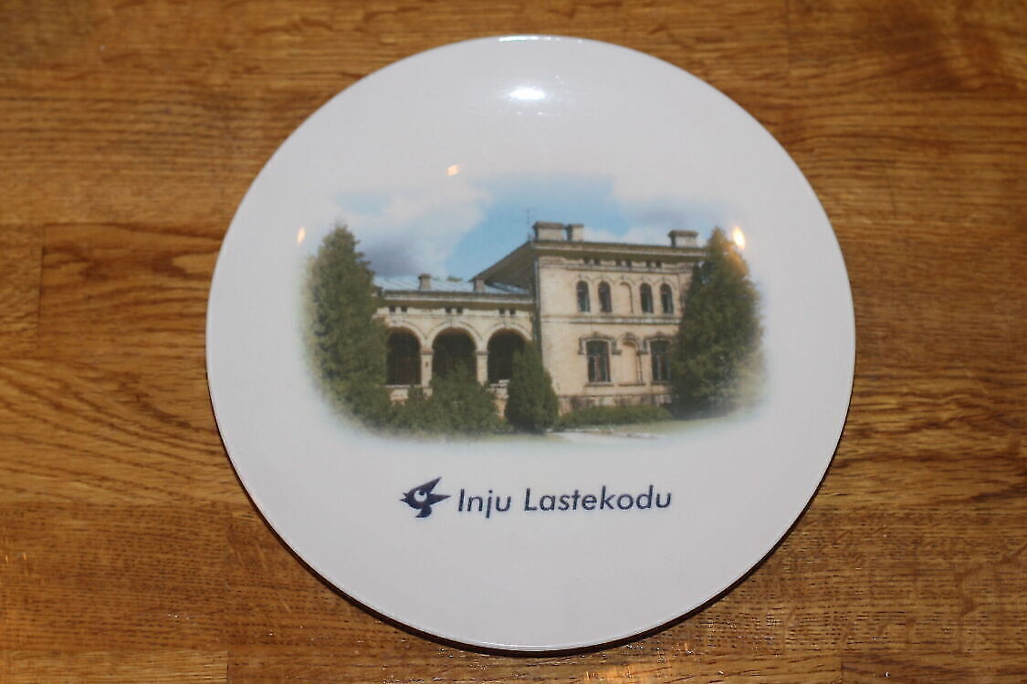 Portselanist seinataldrik Inju Lastekodu (Y)