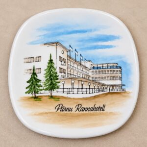 Portselanist dekoratiivtaldrik „Pärnu Rannahotell“, käsimaal, ca 12 cm