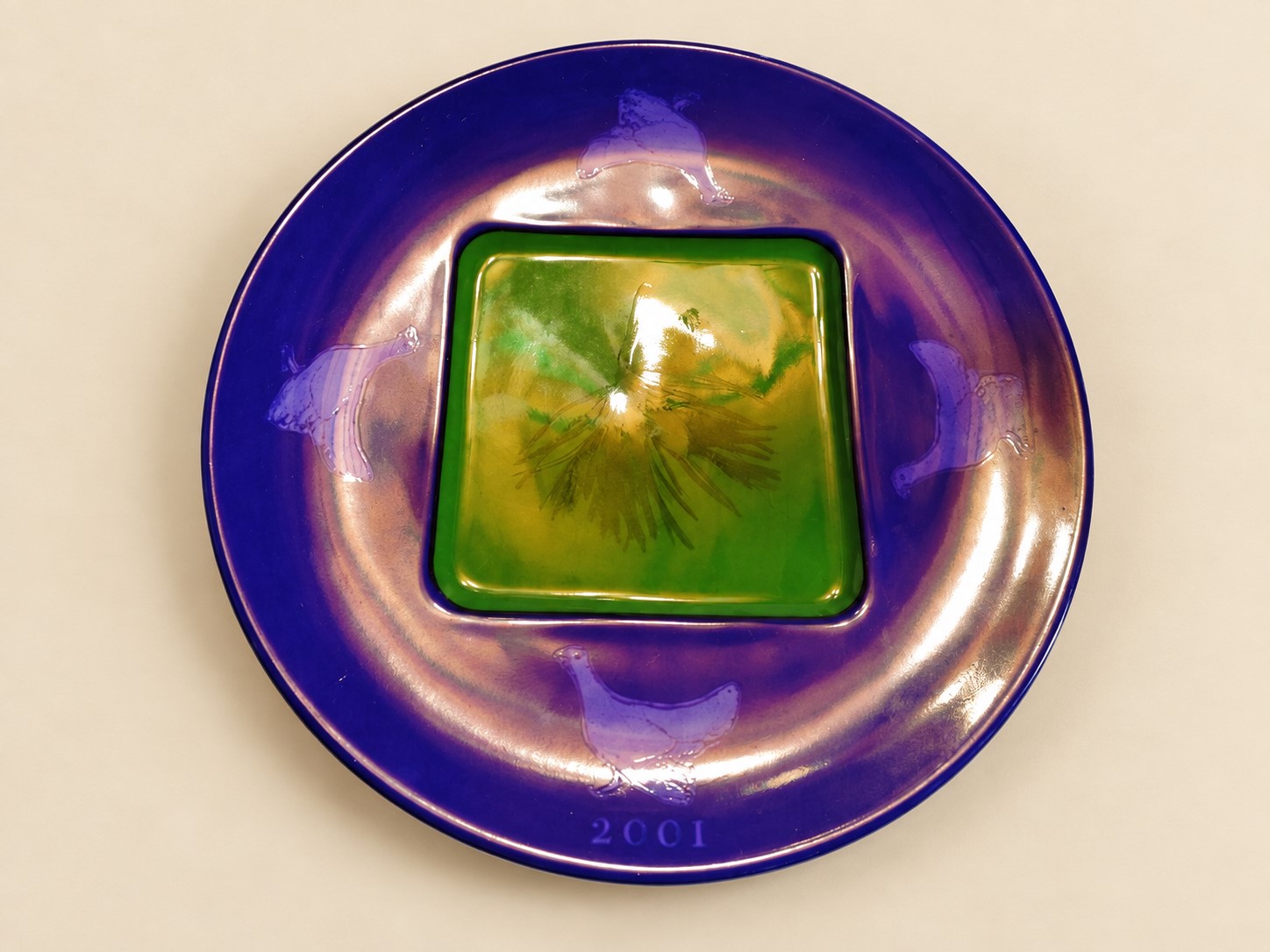 Arabia Finland Flora & Fauna seinataldrik 2001, Eeva Sivula & Pekka Toivanen, Ø 22 cm