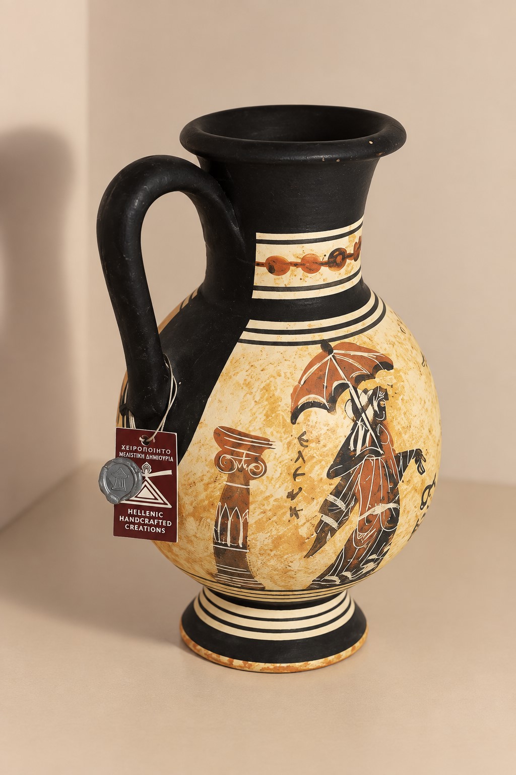 Hellenic Handcrafted Creations vintage Kreeka käsitsi maalitud kann, originaalsildi ja plommiga