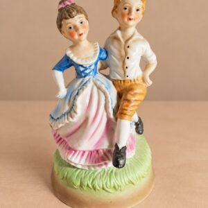 Vintage portselanfiguur tantsiva noorpaari kujutisega, ca 18,5 cm