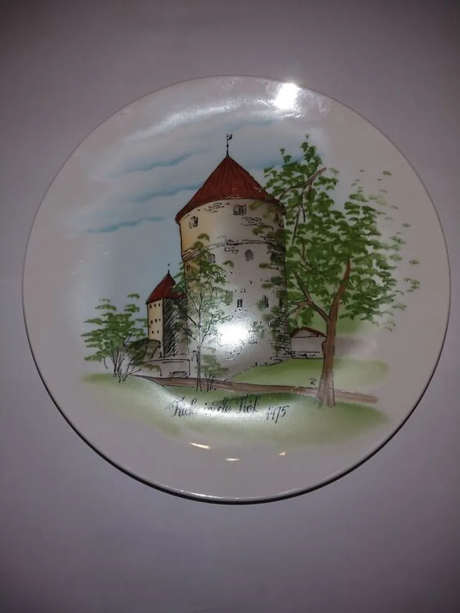 Vintage käsitsi maalitud portselanist seinataldrik „Kiek in de Kök“, Tallinn, 20 cm - Pilt 2